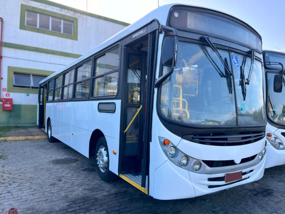 MERCEDES-BENZ OF 1722  CAIO APACHE VIP SEM AR COM ELEVADOR JC